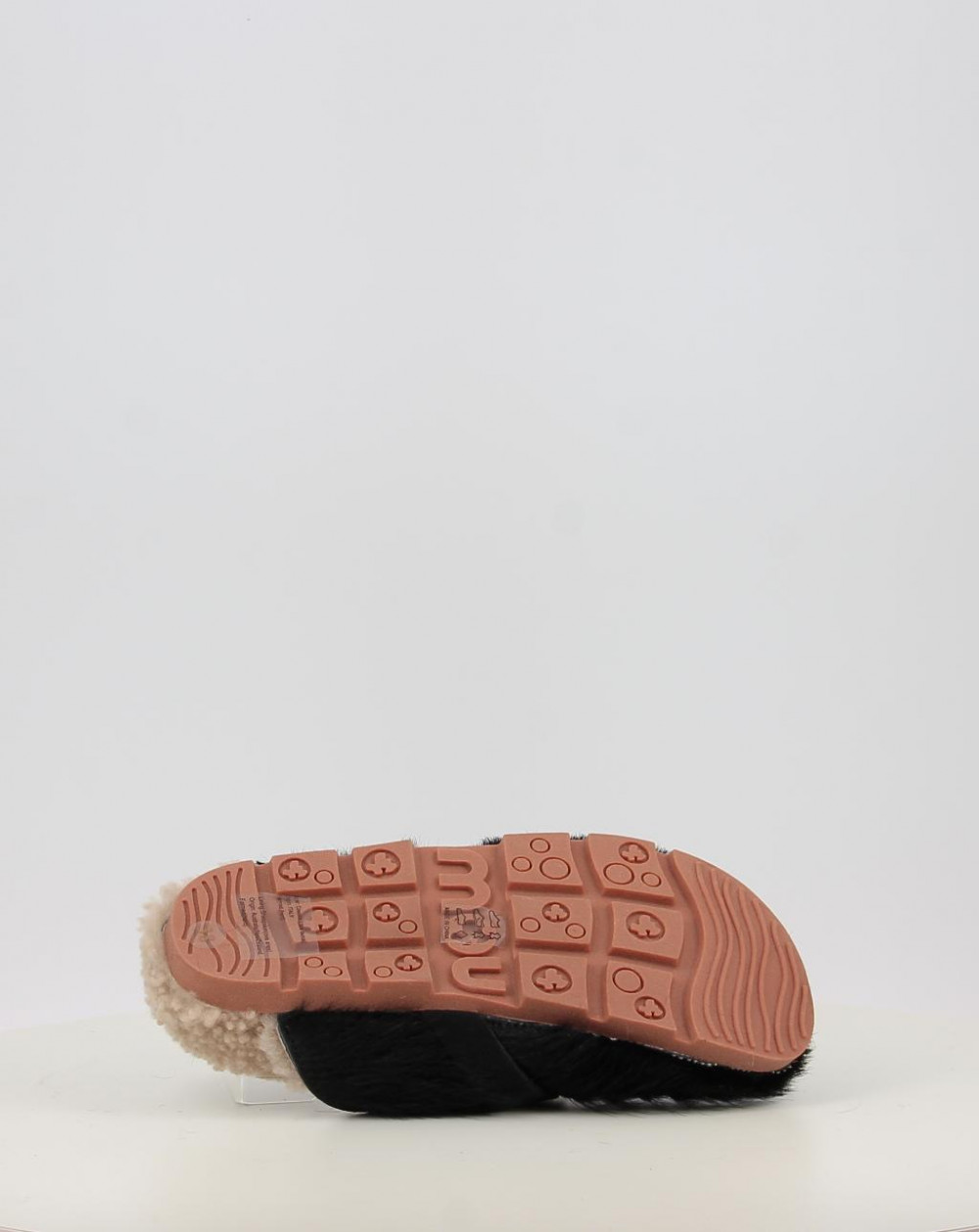 WINTER BIO LG LONG HAIR PONYLOGO