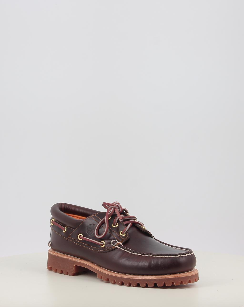 AUTHENTIC BOAT SHOE