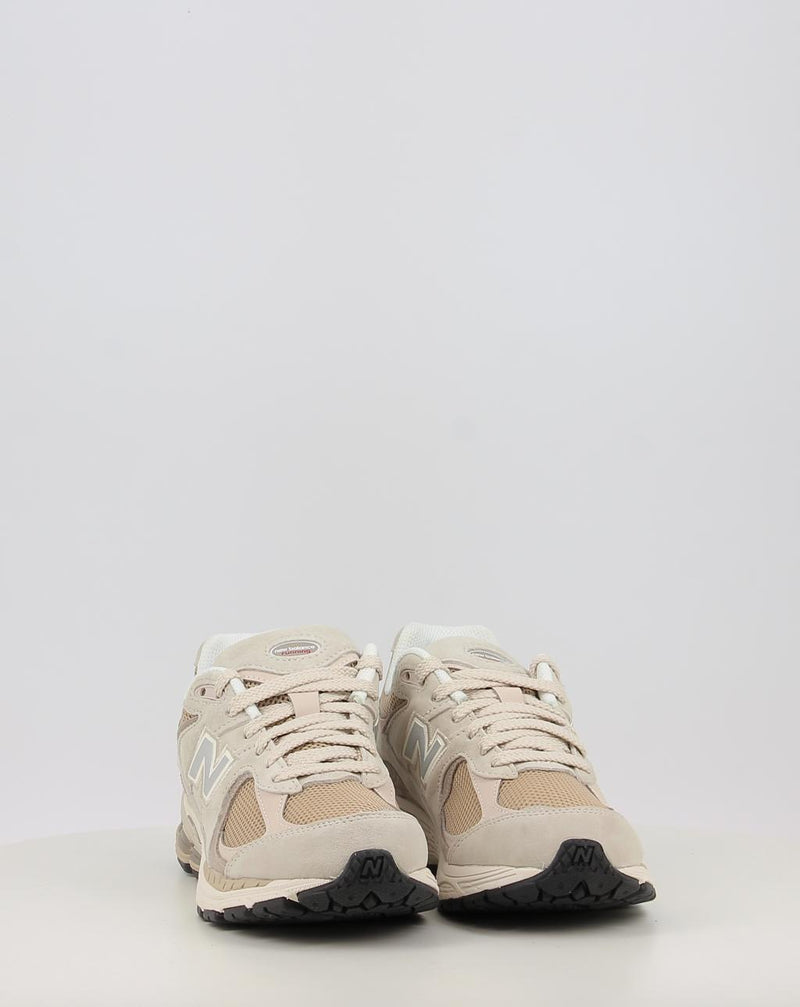 Sneakers NEW BALANCE U2002RB beige