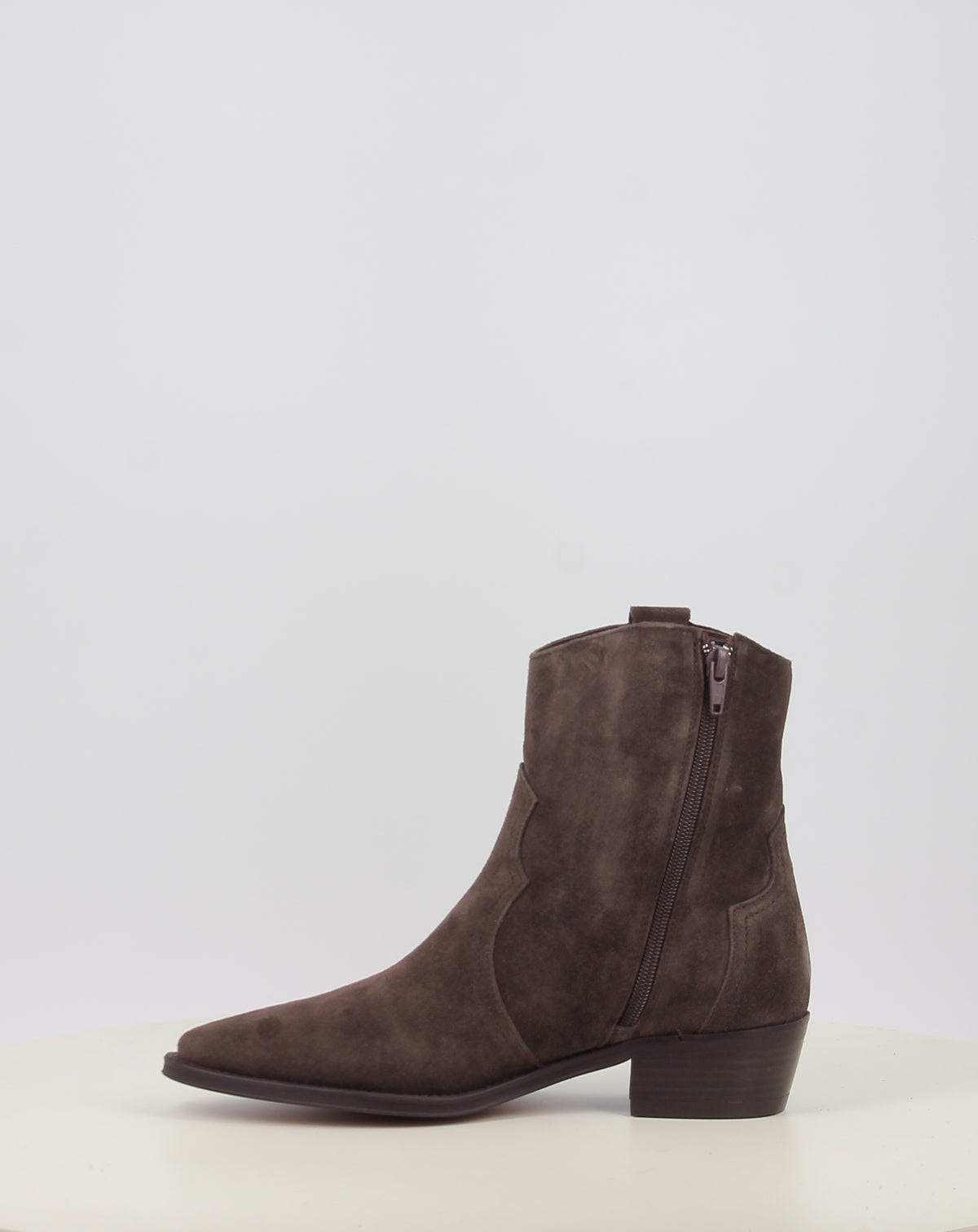 CECILE 2548